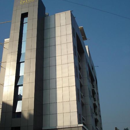 Hotel Tuliip Residency Bombaj Zewnętrze zdjęcie