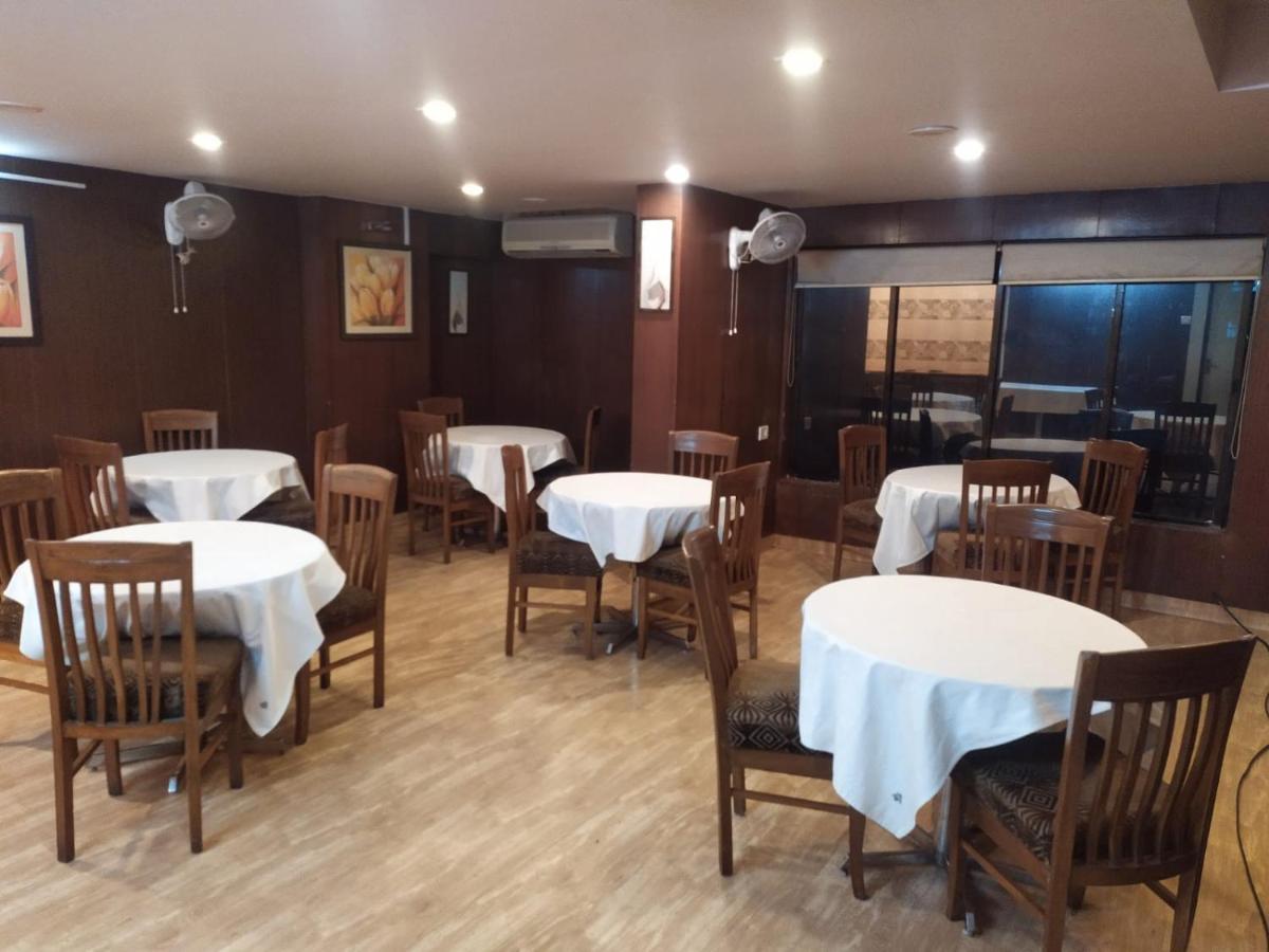 Hotel Tuliip Residency Bombaj Zewnętrze zdjęcie