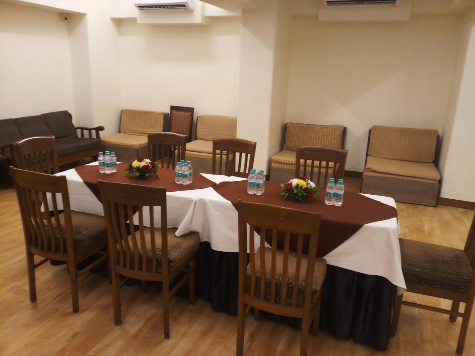 Hotel Tuliip Residency Bombaj Zewnętrze zdjęcie