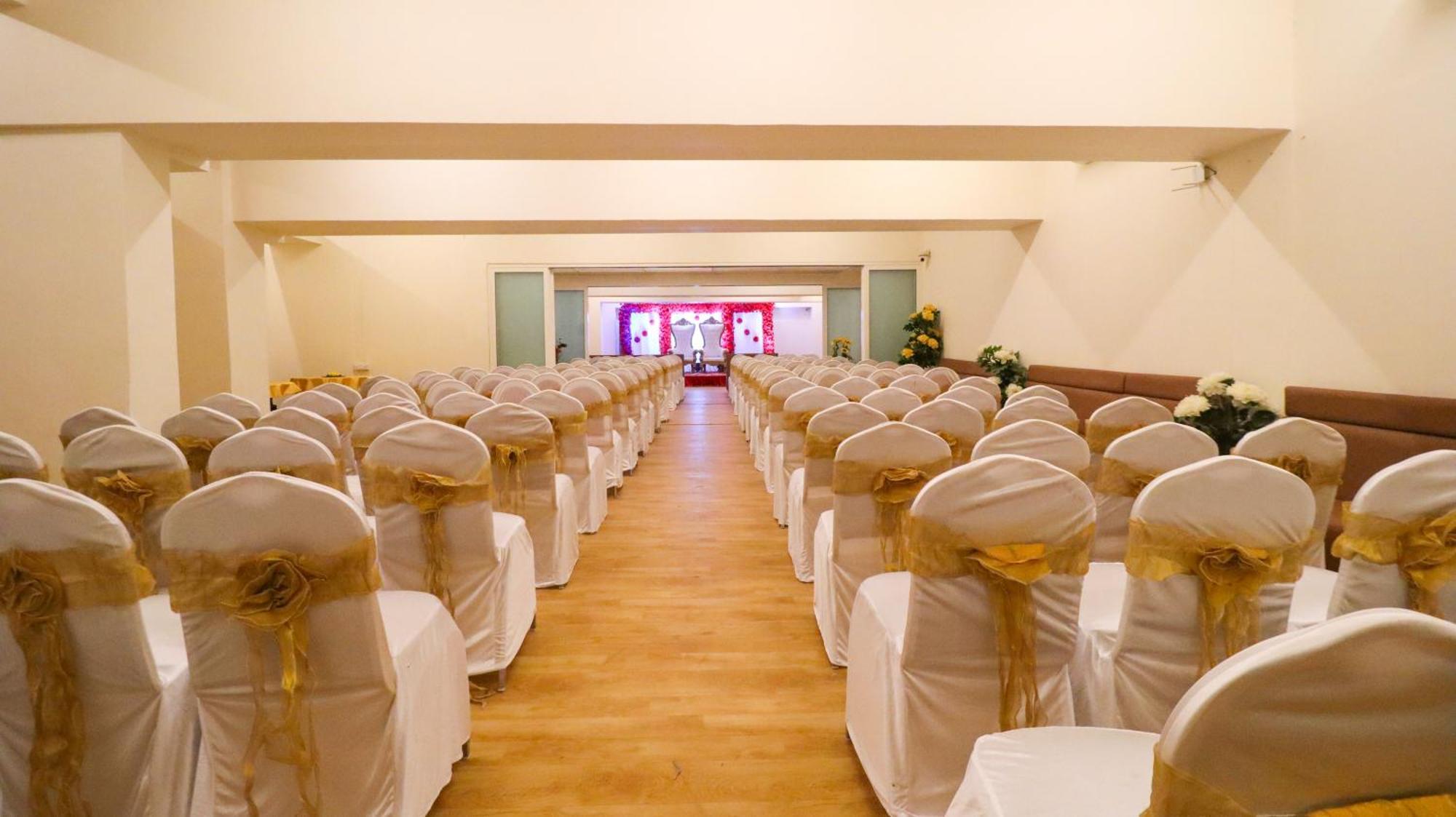Hotel Tuliip Residency Bombaj Zewnętrze zdjęcie