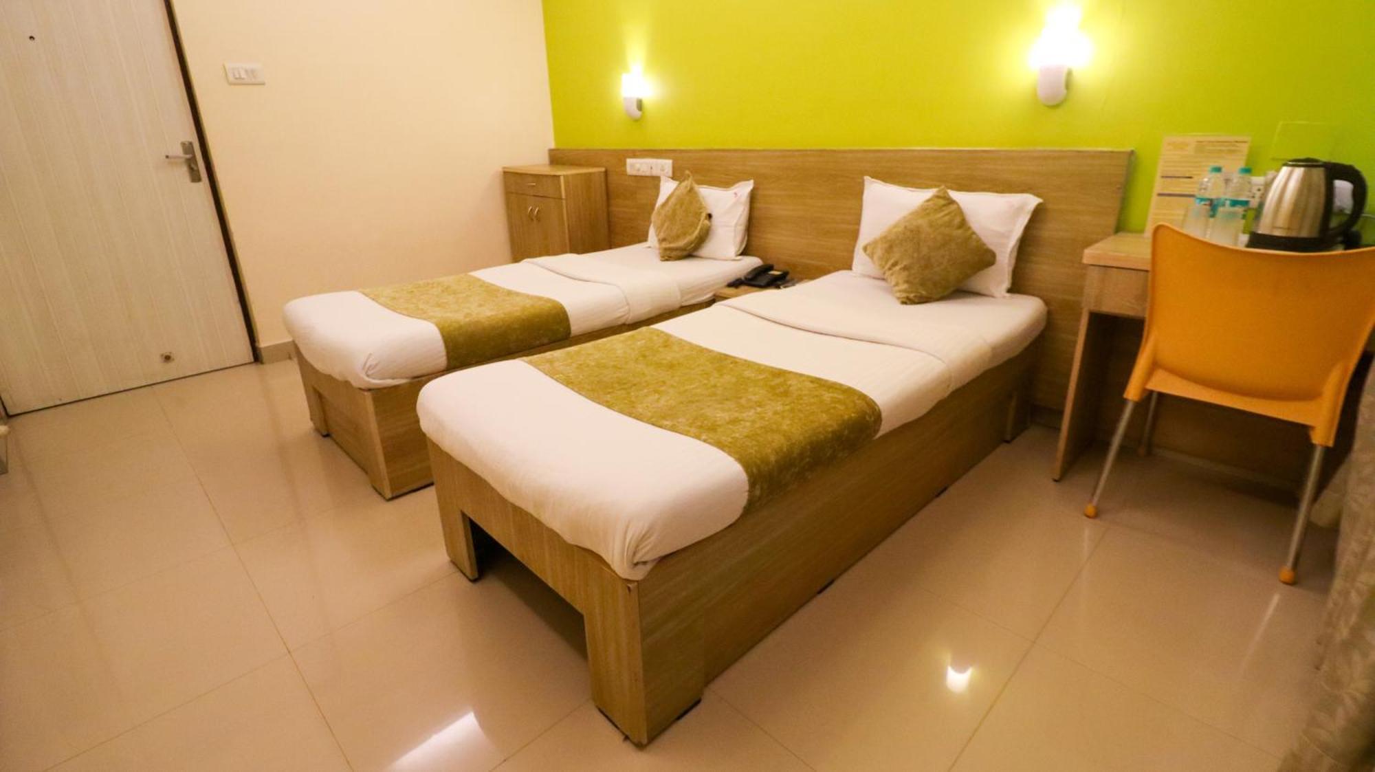 Hotel Tuliip Residency Bombaj Zewnętrze zdjęcie